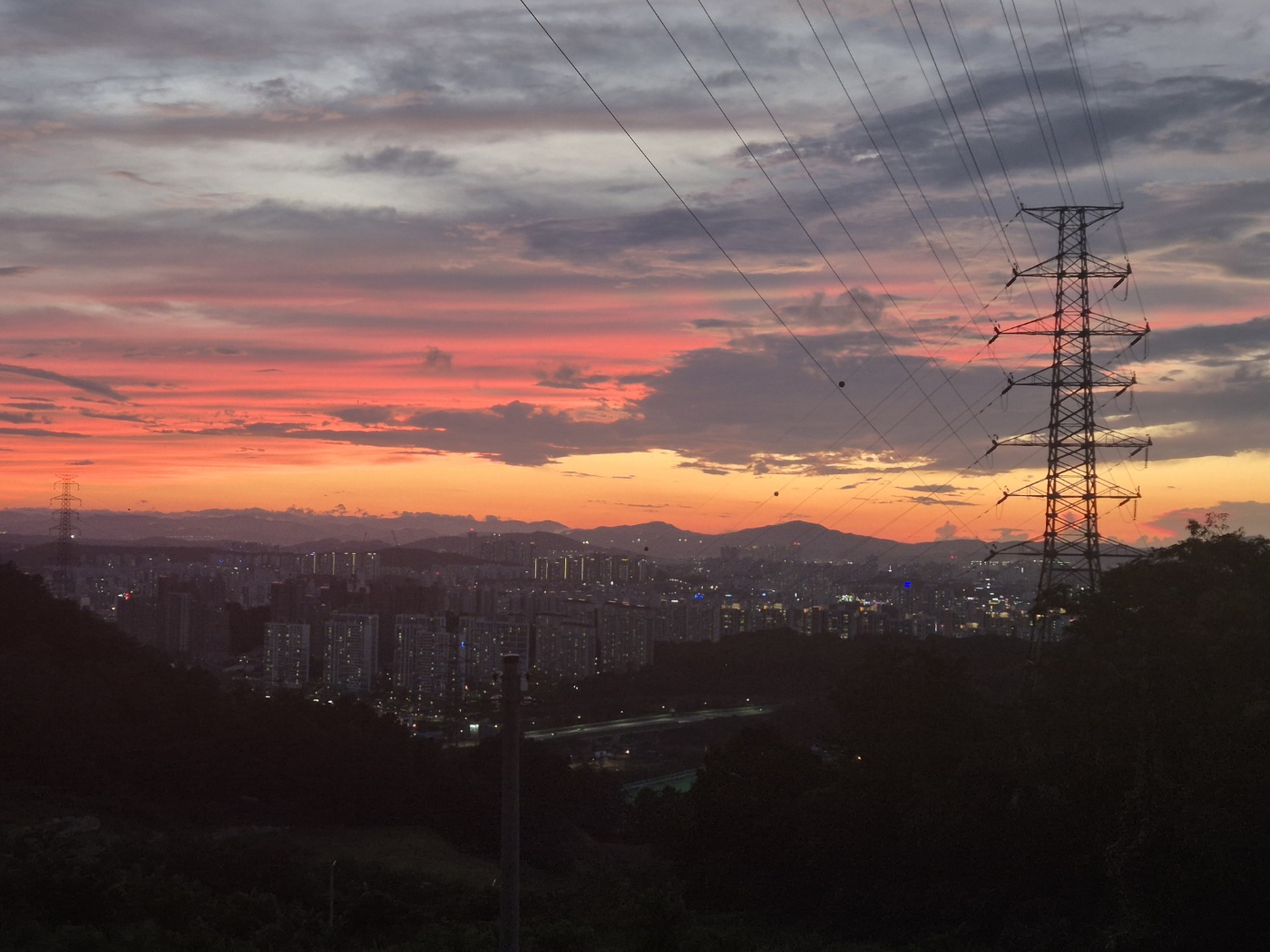 당일이용 종료 전 감상할 수 있는 별마당의 저녁 풍경
